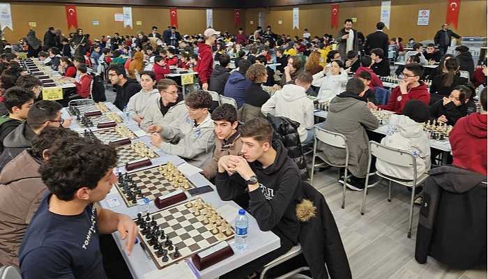Gölcük Okullar Arası Satranç Turnuvası Başladı